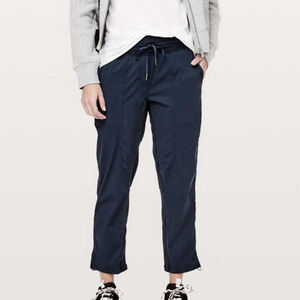 Lululemon Dance Studio Crop Pants Womens 6 Navy Blue Lightweight Stretch